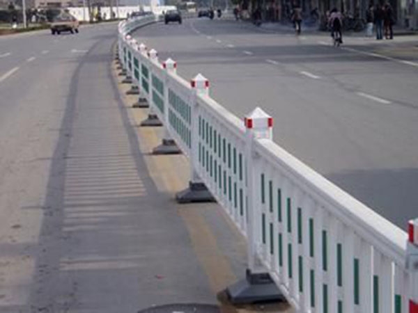 PVC道路護欄